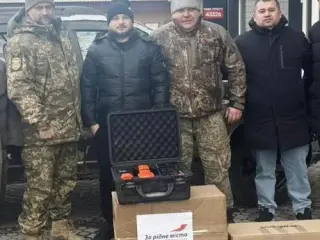 Поруч із тими, хто тримає оборону. 💙💛