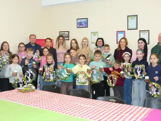 З нагоди Великодніх свят провели майстер-клас із плетіння великоднього вінка