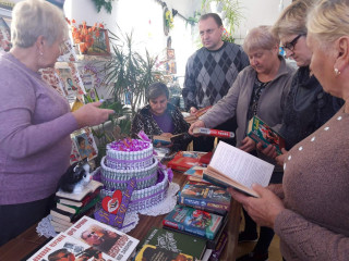 Дорогу - читанню! Бібліотечний фонд Рахманівка поповнився новими книгами