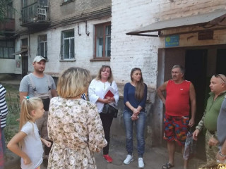 Бездоріжжя у дворах на Січеславській