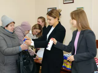 Ольга Бабенко надала вітаміни мешканцям Довгинцівського району м.Кривого Рогу, що опинилися в складних життєвих обставинах