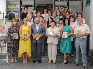 Продовжується презентація історичної книги про легендарних пілотів-криворіжців