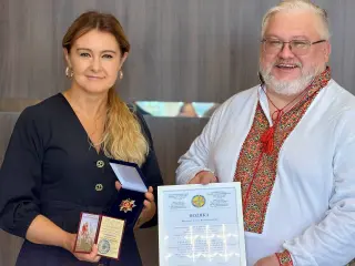 🏆 Днями голова ГО «За рідне місто» Ольга Бабенко отримала почесну відзнаку за свою діяльність та внесок у громадську роботу.