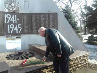 У Саксаганському районі вшанували пам'ять воїнів-визволителів Кривого Рогу