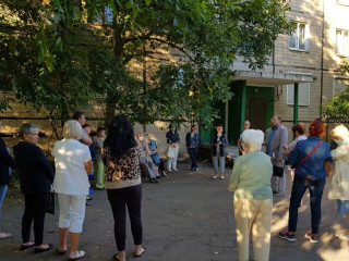 Три камня преткновения для жителей одного дома по Свято-Николаевской