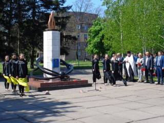 Представники «ЗА PIДНЕ МIСТО» прийняли участь у покладанні квітів до меморіальних знаків Героям-чорнобильцям