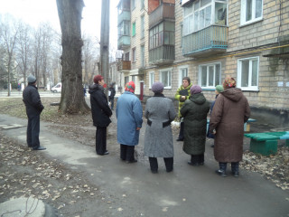 Жители улицы Смирнова жалуются на неисправности в канализационной системе