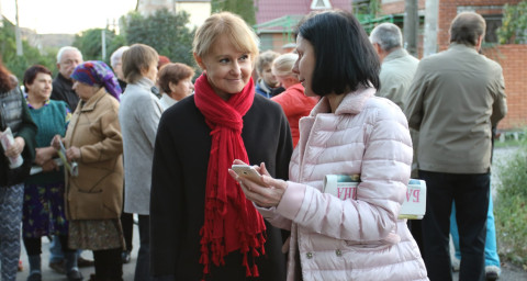 Керівник депутатської групи ВО «Батьківщина» в Криворізькій міській раді Ольга Бабенко зустрілася з мешканцями вулиць Центрально-Міського району