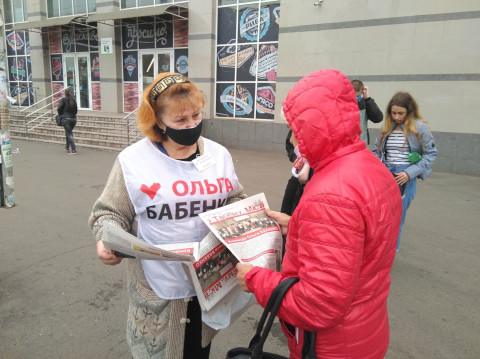 Сегодня мобильные группы команды Ольги Бабенко знакомили криворожан с работой, проделанной командой во время эпидемии