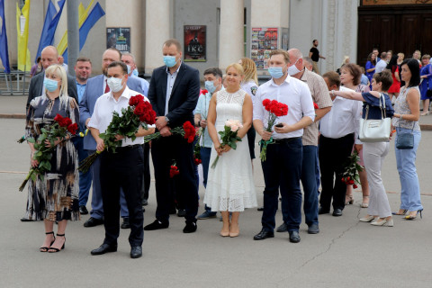 Представители городской власти возложили цветы к памятнику Тараса Шевченко