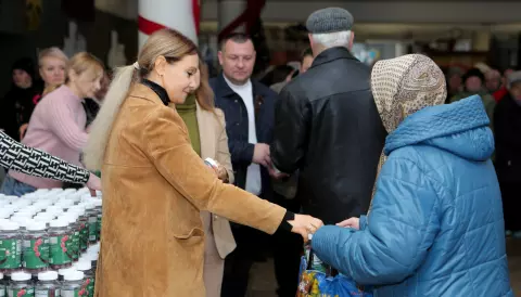 Ольга Бабенко надала вітаміни криворіжцям Покровського та Тернівського районів, що опинилися в складних життєвих умовах